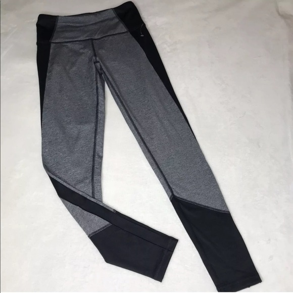 Lucy black leggings with grey chevron pattern - Picture 4 of 10